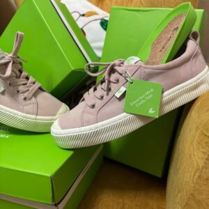 Cariuma Rose canvas OAC