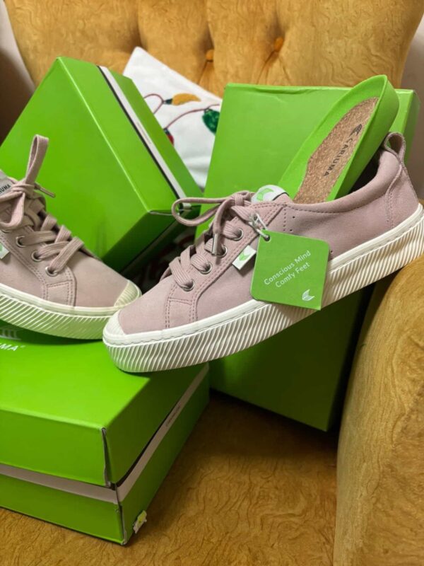 Cariuma Rose canvas OAC