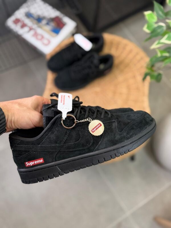 Nike SB Supreme